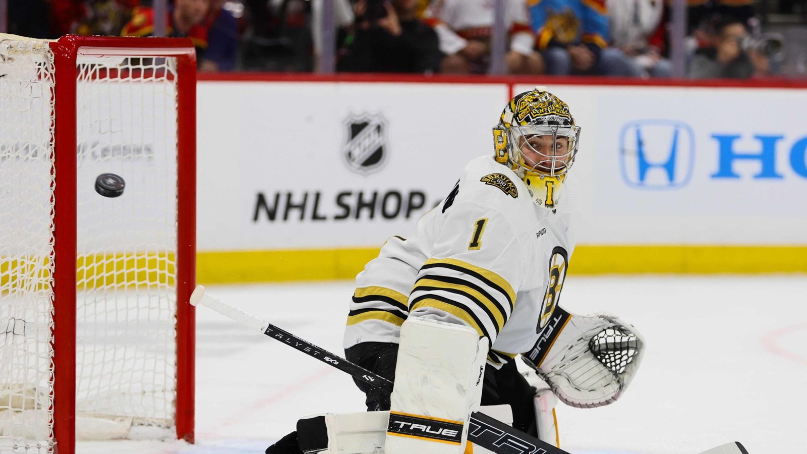 NHL Insider paints a very bleak outlook for Jeremy Swayman and the Boston Bruins