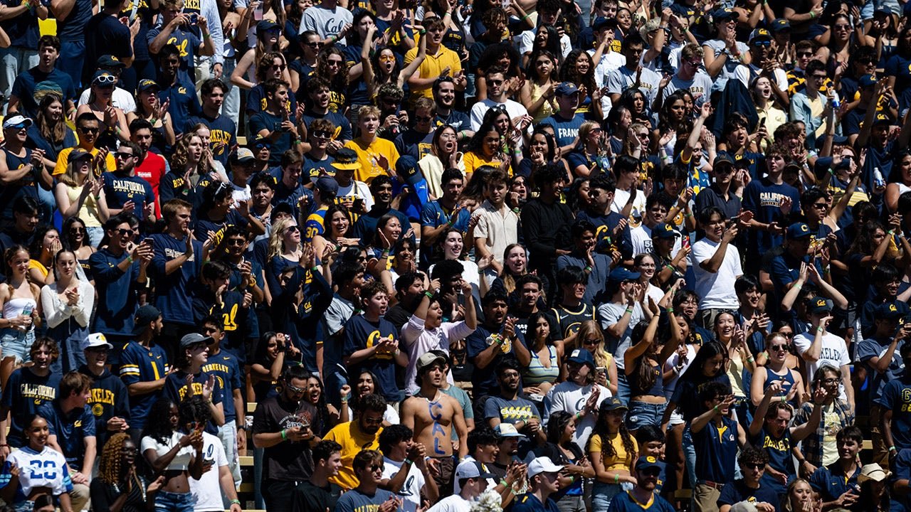 Cal fans breach barriers on ESPN's "College GameDay" before facing off against Miami