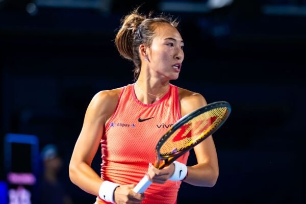 Cheng's new tactics help her reach the Tokyo quarterfinals