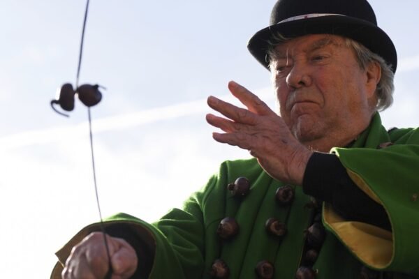 Conkers Controversy: World Championship investigates steel chestnut cheating allegations