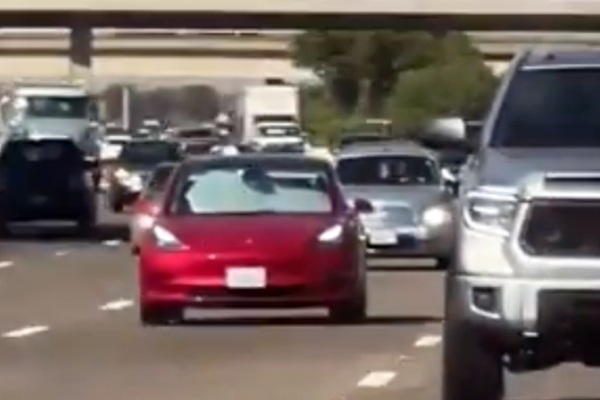 Driver spots Tesla in ramming action on highway: 'License has been cancelled'