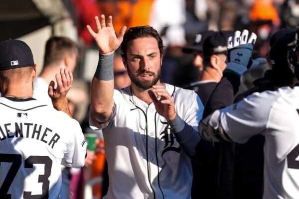 Former Notre Dame star Matt Vierling's incredible catch in the ALDS