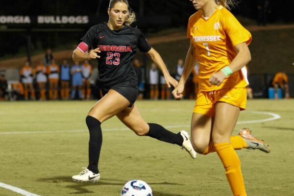 Georgia football earned its third SEC win with a 2-0 win over Tennessee Georgia Sports