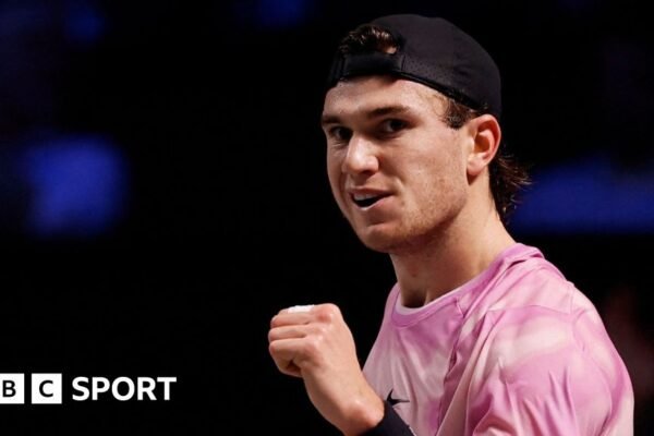 Jack Draper has reached the ATP semi-finals in Vienna after Katie Poulter beat Bianca Andreescu at the WTA Championships in Tokyo.