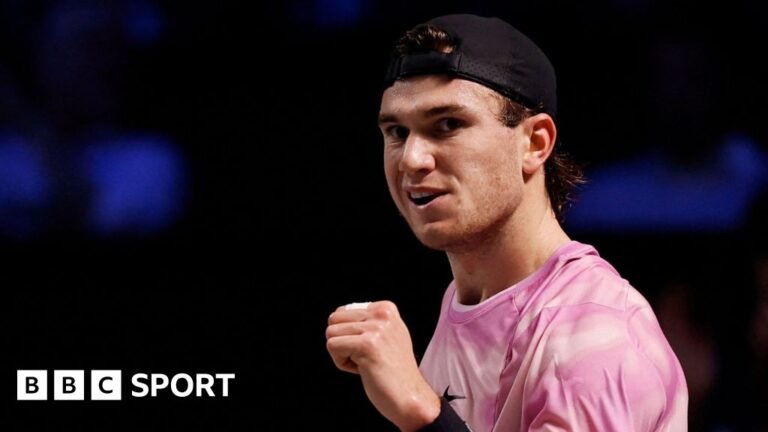 Jack Draper has reached the ATP semi-finals in Vienna after Katie Poulter beat Bianca Andreescu at the WTA Championships in Tokyo.