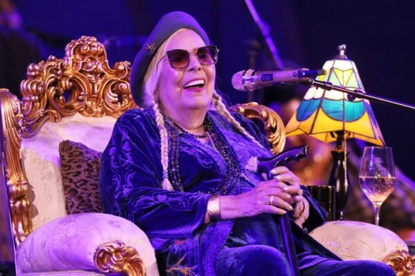 Joni Mitchell's Hollywood Bowl concert, first night review
