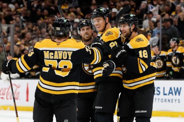 Lindholm and Koepke get 3 points for Bruins in win over Canadiens