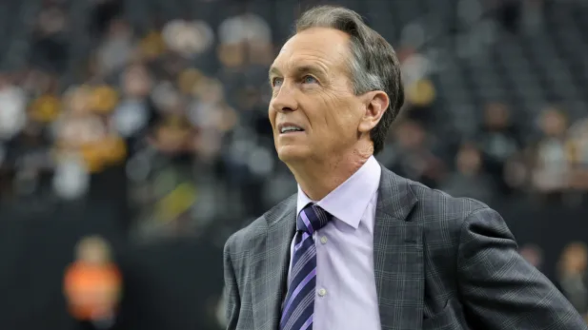 NFL fans are fed up with Chris Collinsworth's bias for the 49ers against the Cowboys on SNF