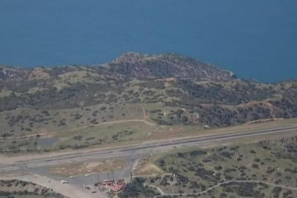 Plane crashes on Catalina Island, killing 5 people on board