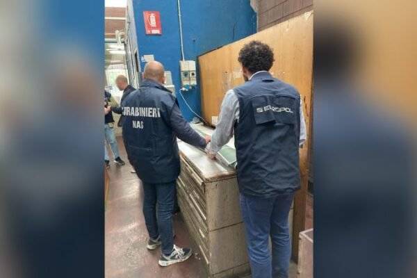 Police in France and Italy have arrested a gang that sold bottles of fake wine for $16,000 apiece