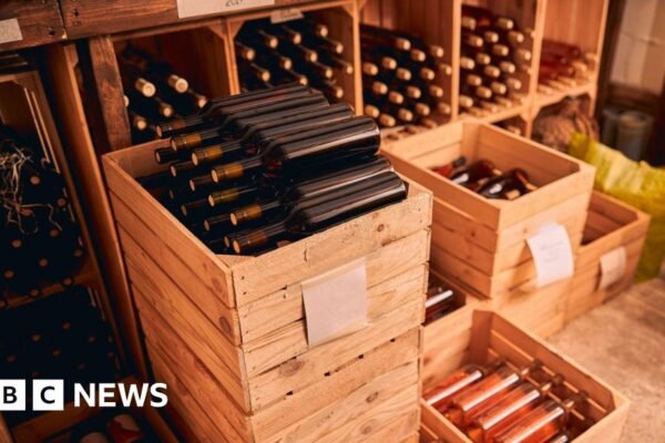 Police say a ring selling counterfeit wine has been busted in France and Italy