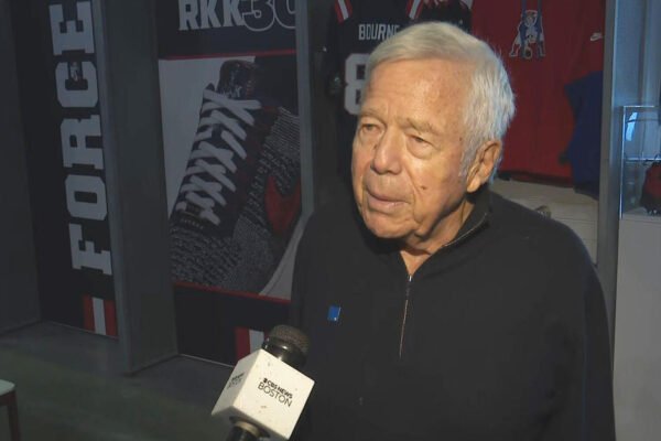 Robert Kraft does not address the New England Patriots' issues at the fan event