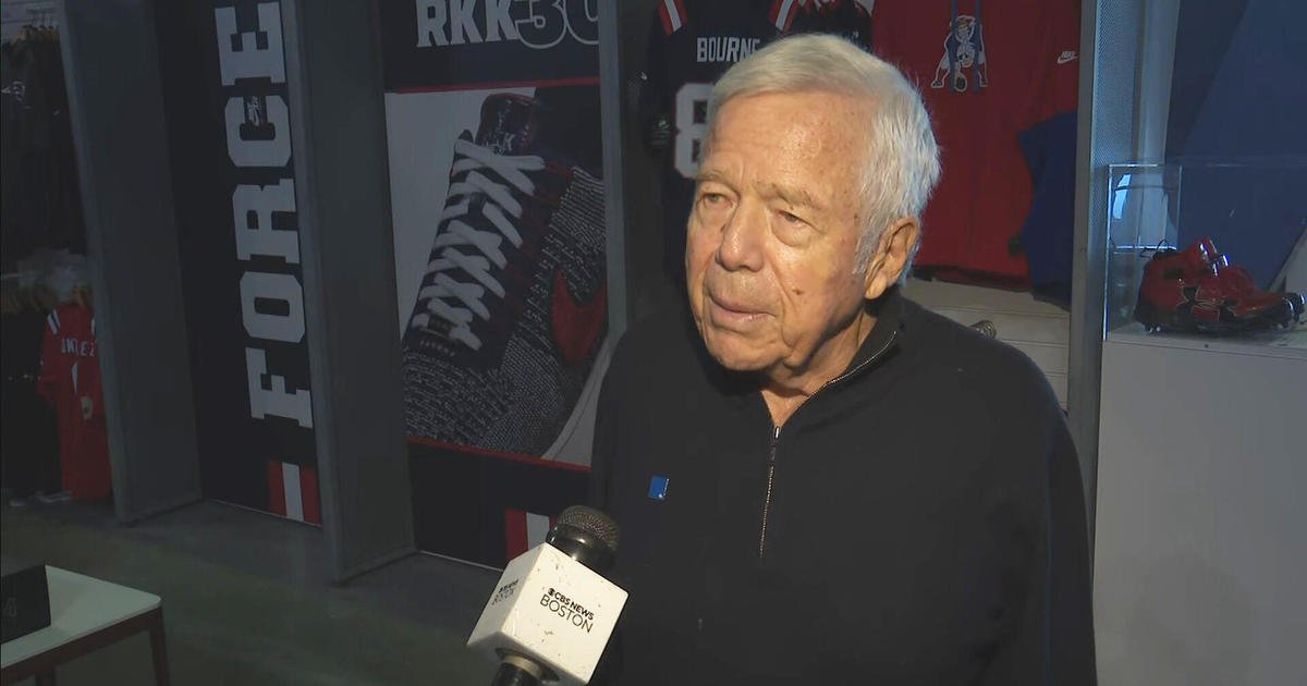 Robert Kraft does not address the New England Patriots' issues at the fan event