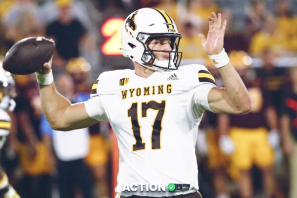 San Diego State vs Wyoming predictions, picks, odds, how to watch college football on Saturday