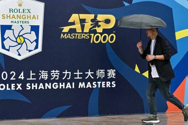 Stefanos Tsitsipas' match between Monday's outdoor matches in Shanghai | ATP Tour