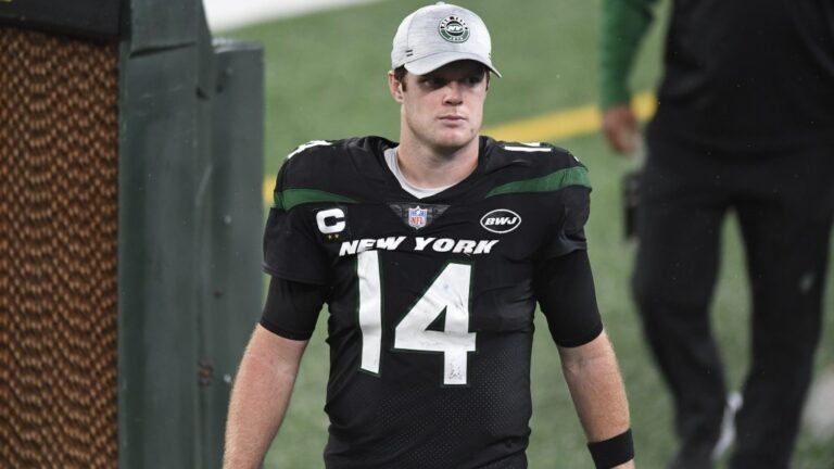 Vikings QB Sam Darnold takes the high road when discussing his former team