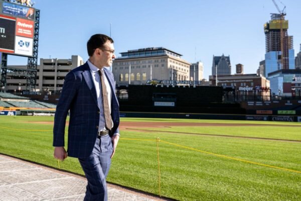 Why is Jason Benetti announcing the Michigan vs. Oregon State football game?