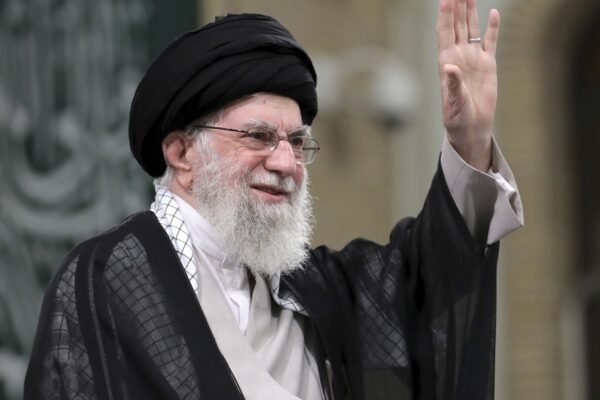 Ayatollah Ali Khamenei threatens Israel and the United States with a crushing response to the Israeli attack