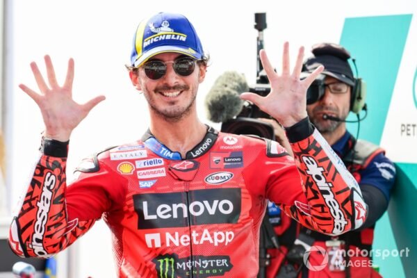 Bagnaia clings to his title hopes with a 10th win in 2024