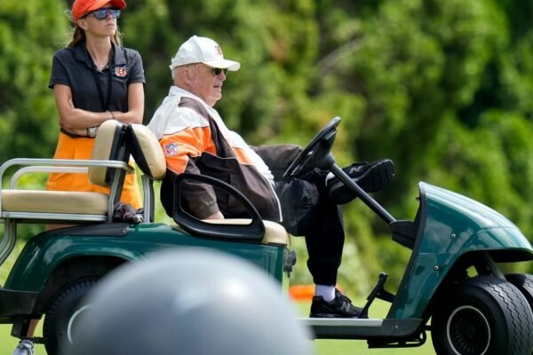 Cincinnati Bengals: Baby steps for NFL trade deadline