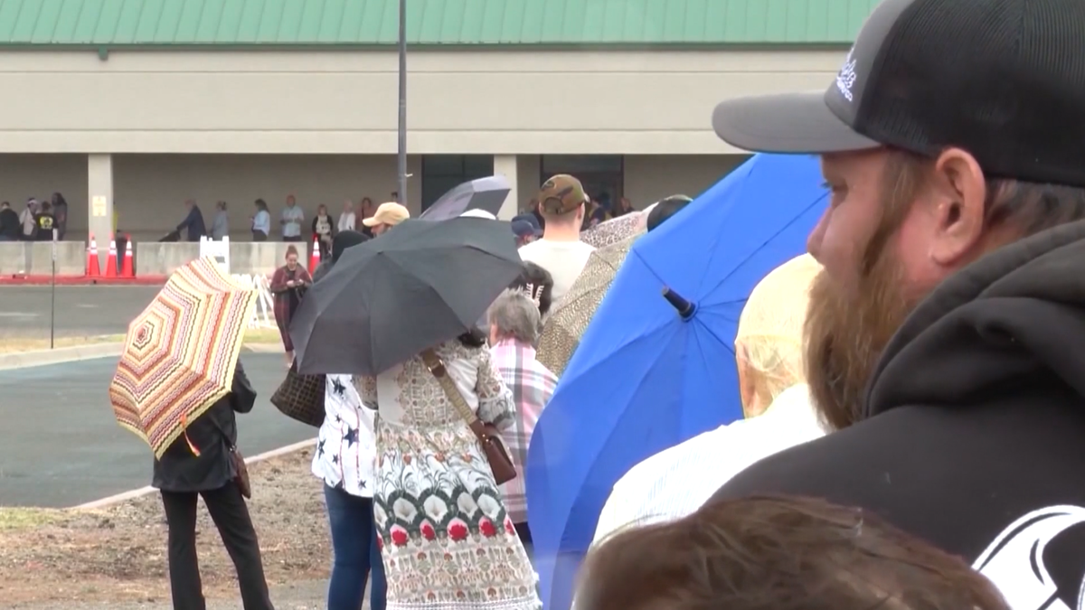 More than 390,000 Oklahoma citizens have cast their ballots as early