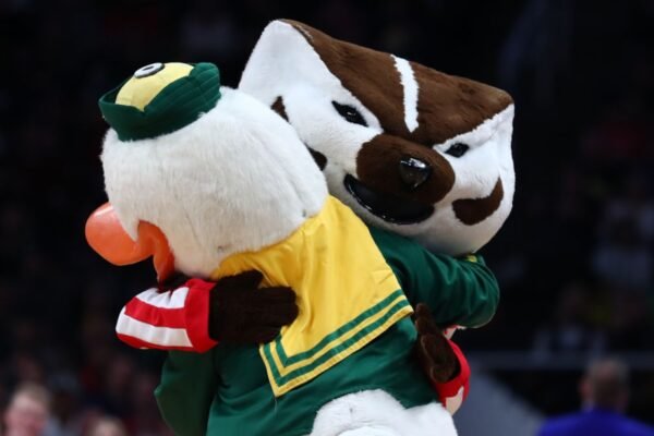 No. 1 in Oregon football to face Wisconsin in prime time