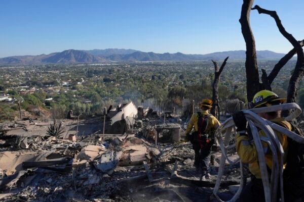 Southern California firefighters control wildfires thanks to reduced winds: NPR Southern California firefighters control wildfires thanks to reduced winds: NPR