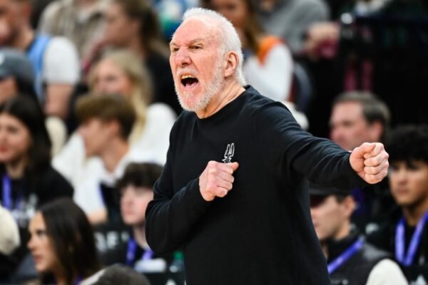 Spurs coach Gregg Popovich suffered a mild stroke before the game